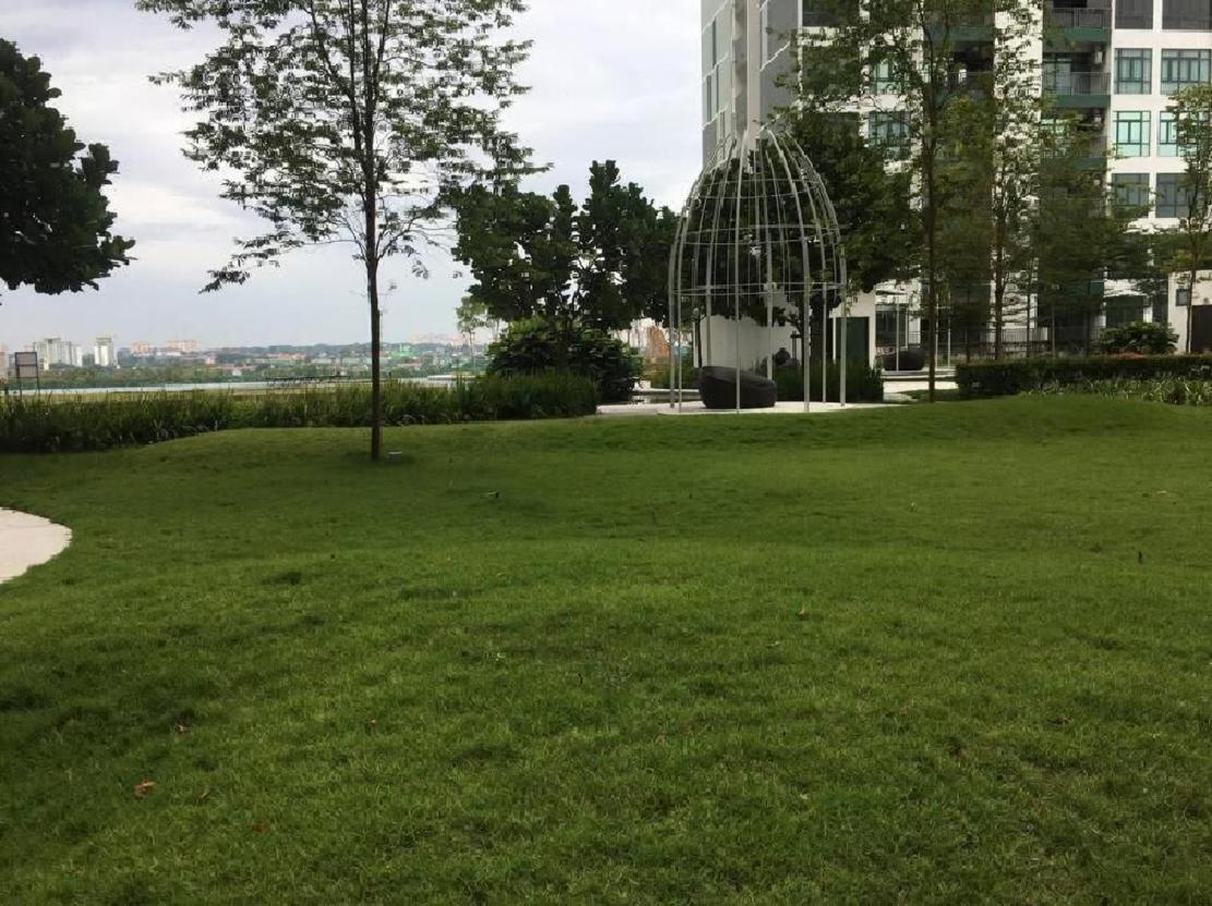 Homenest Jb City Poolview Suite By Cozy Home Johor Bahru Buitenkant foto