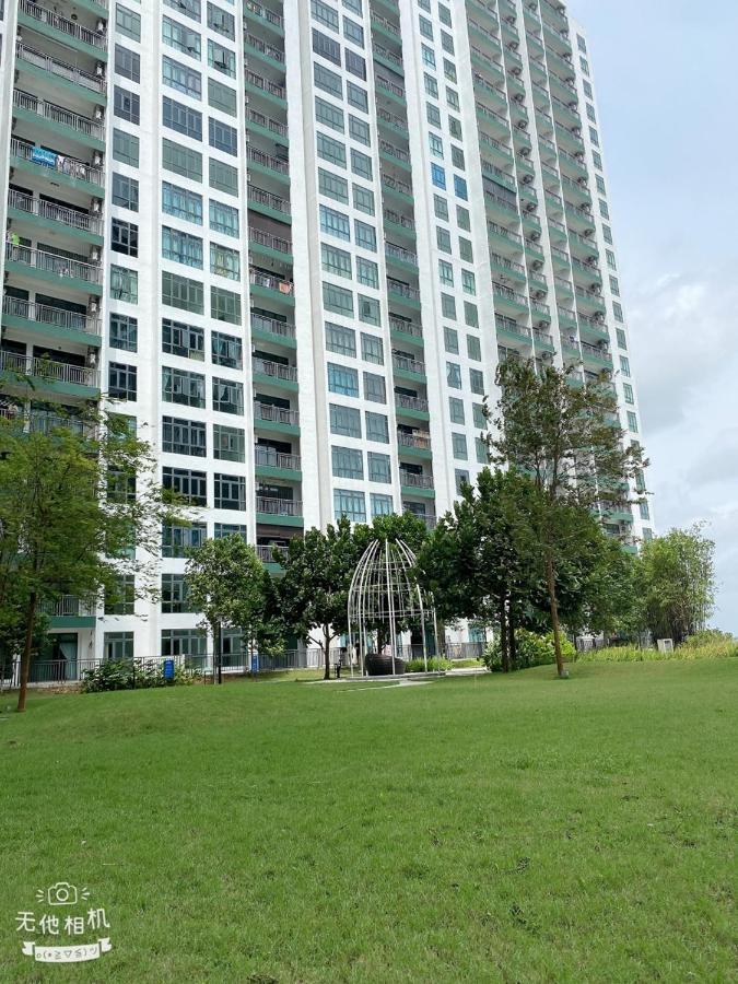 Homenest Jb City Poolview Suite By Cozy Home Johor Bahru Buitenkant foto