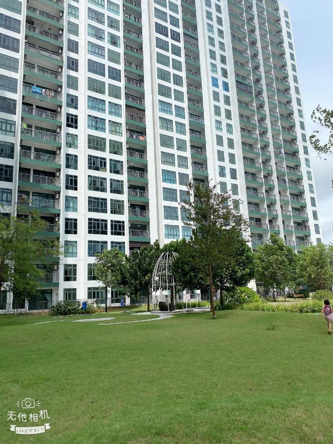 Homenest Jb City Poolview Suite By Cozy Home Johor Bahru Buitenkant foto