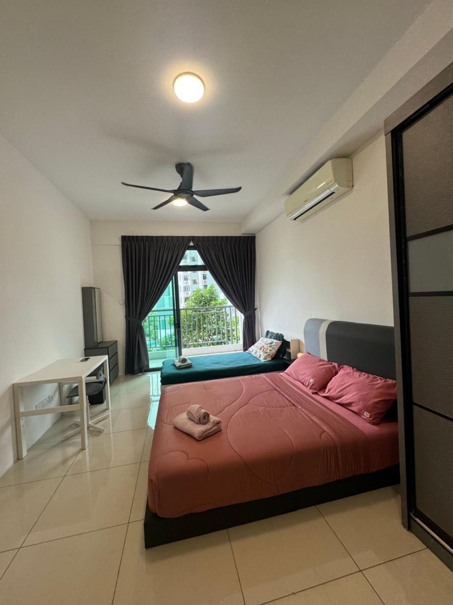Homenest Jb City Poolview Suite By Cozy Home Johor Bahru Buitenkant foto
